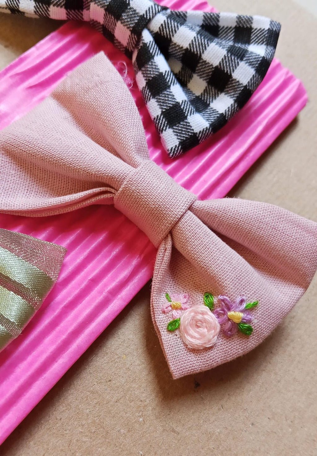 Laço Bordado Artesanal