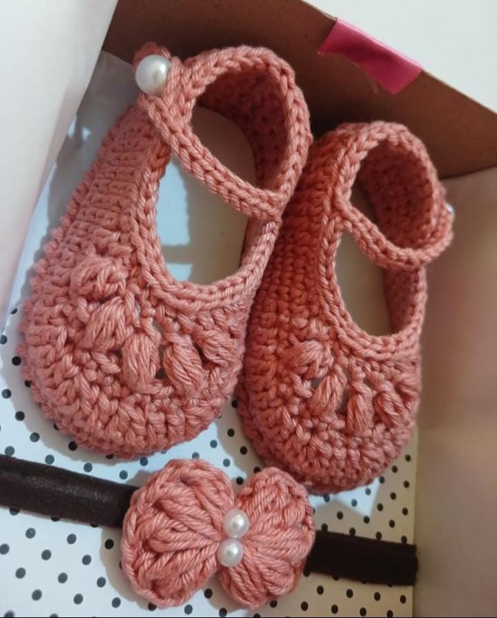 Sapatinho de Bebê em Crochê Artesanal